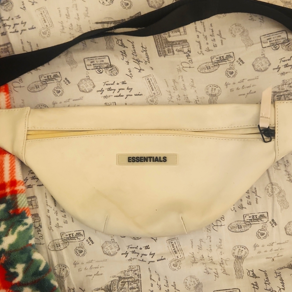 Essentials fanny pack